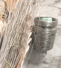 Load image into Gallery viewer, Chrome Fragrance Warmer